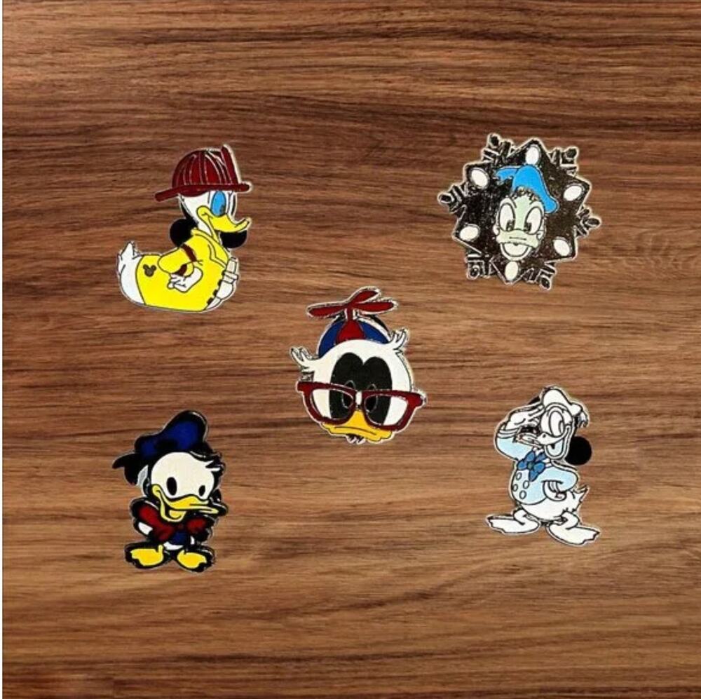 5 Donald Duck Disney Parks Trading Pins, Plus 2 Bonus Pins